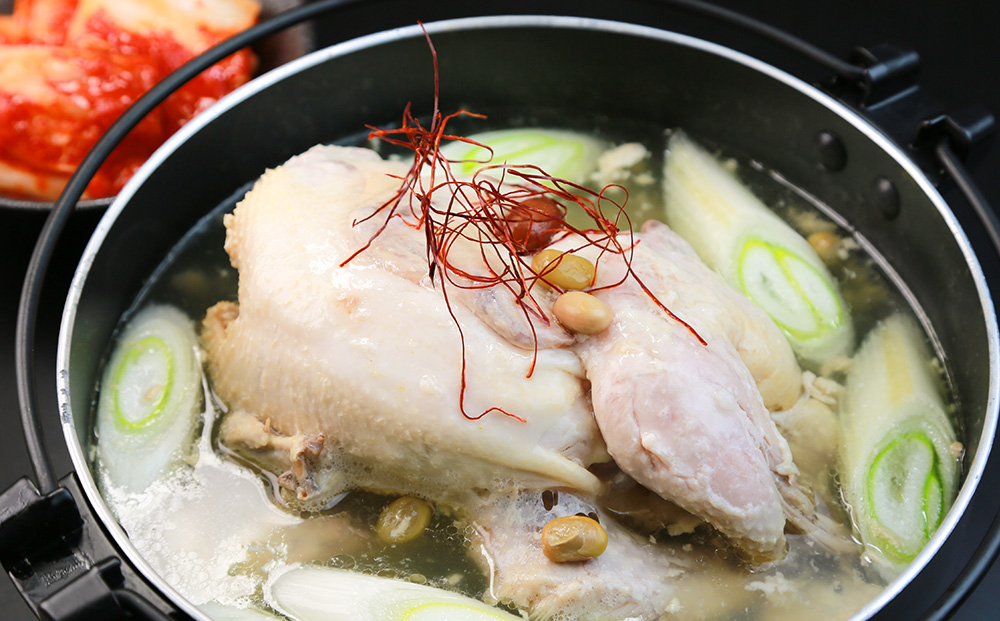 佐賀県産みつせ鶏 丸鶏 1羽【丸鶏 ローストチキン サムゲタン クリスマス パーティー イベント ダッチオーブン 低脂質 ヘルシー 旨味成分 柔らか 歯ごたえ】K059027