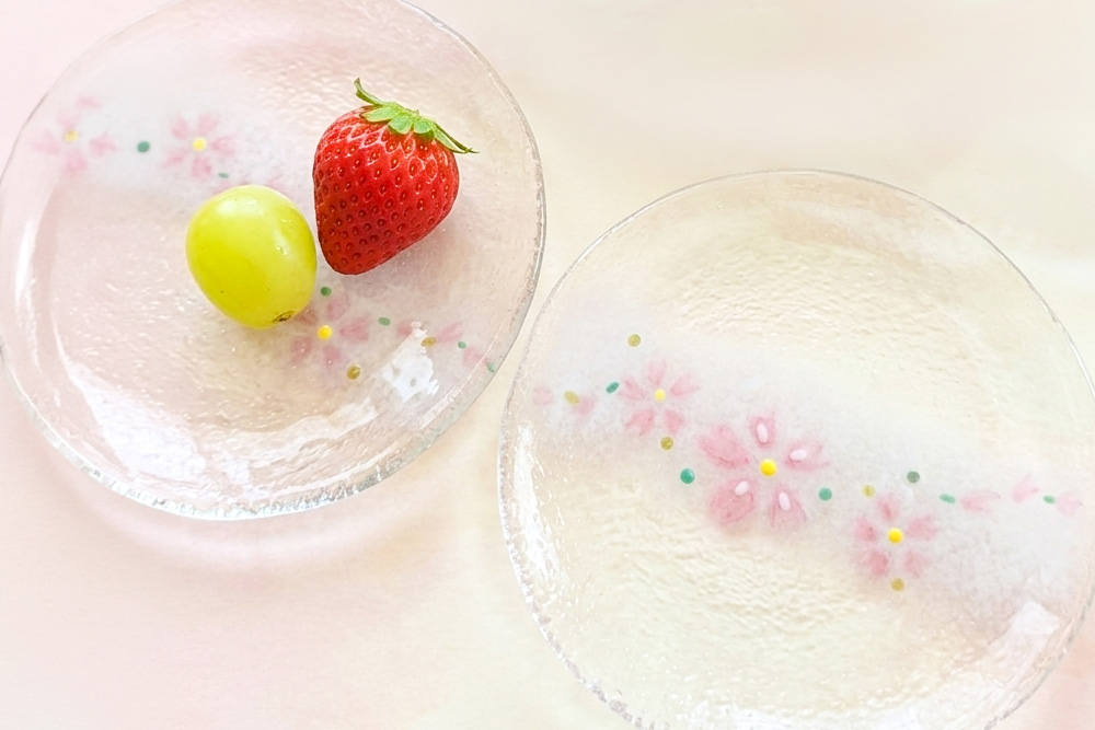 桜の器 長皿・丸皿2枚の3点セット【ガラス皿 サラダ フルーツ デザート スイーツ アイス 透明感 花柄 おもてなし ハンドメイド】K003149