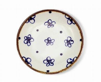 【波佐見焼】　φ１０.５cm手描きの小皿　ウメ 【西海陶器】１ １８１９９