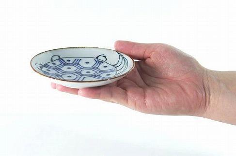 【波佐見焼】　φ１０.５cm手描きの小皿　亀 【西海陶器】１ １８１９４