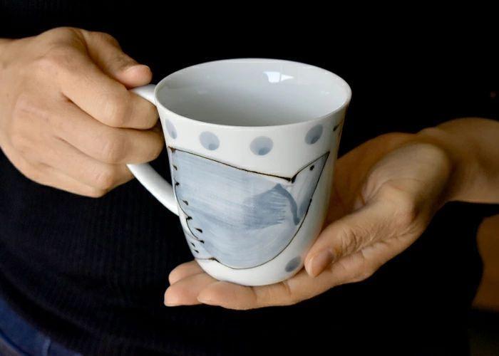 【波佐見焼】容量２７５ｍｌの手描きマグカップ　エル　ＧＲ　【西海陶器】　１　２０４５６
