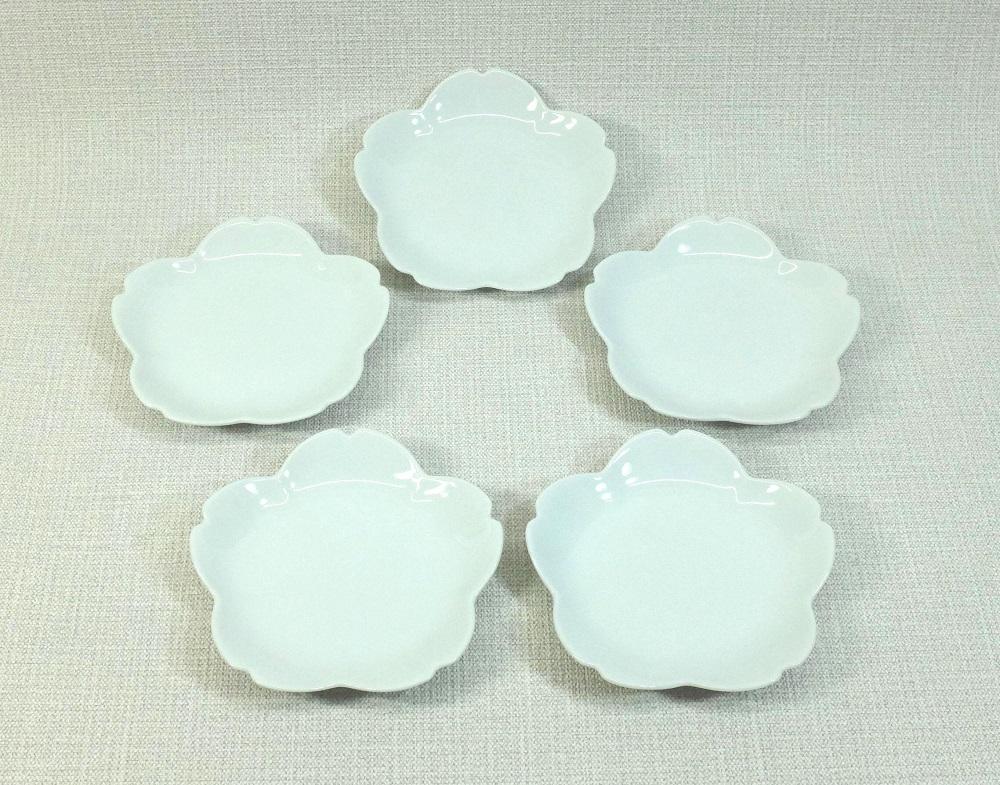 【波佐見焼】φ１２cm無地の取り皿５枚組　白磁桜型  【西海陶器】 ５ ７２８２０