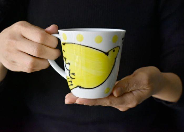【波佐見焼】容量２７５ｍｌの手描きマグカップ　エルＹ　【西海陶器】　１　２０４５１