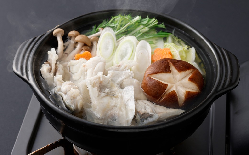 戸石町産とらふぐ刺身＆鍋用アラ／昆布セット 【2026年11月上旬～2027年3月下旬発送予定】 魚 魚類 フグ ふぐ 河豚 とらふぐ 鍋 鍋料理 鍋セット 刺身 アラ 昆布 出汁