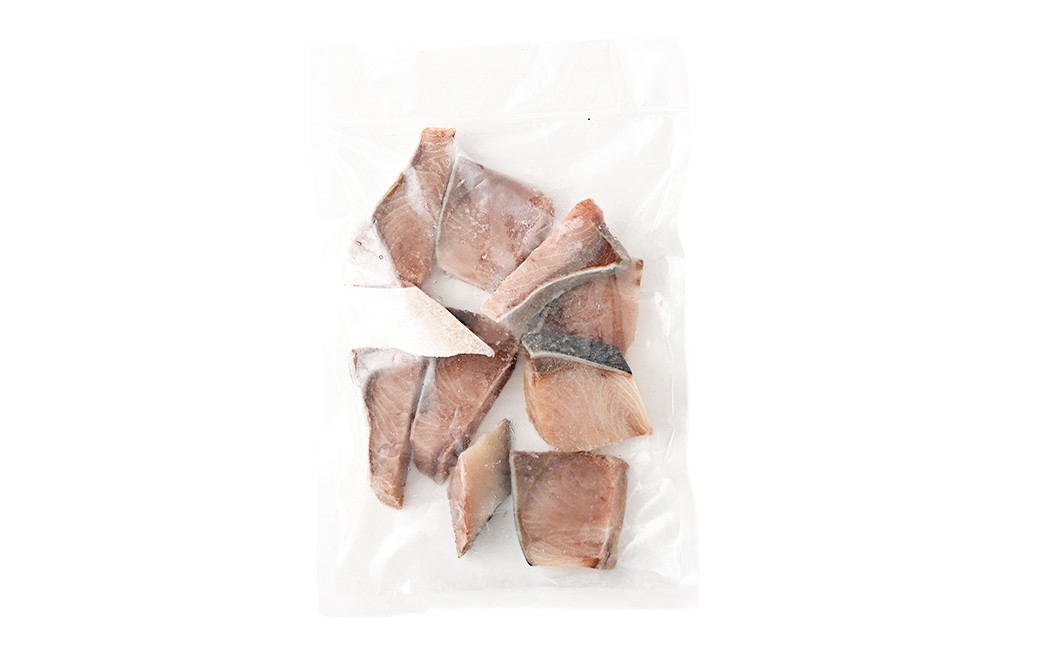 【 骨取り 】 長崎県ぶり切身 （ 無塩 ） 約30g × 10切 × 3パック 合計約900g ぶり ブリ 鰤 ぶり切身 切身 魚 魚介 鮮魚 魚類 国産 おかず 照り焼き ムニエル 骨なし 骨無し 冷凍