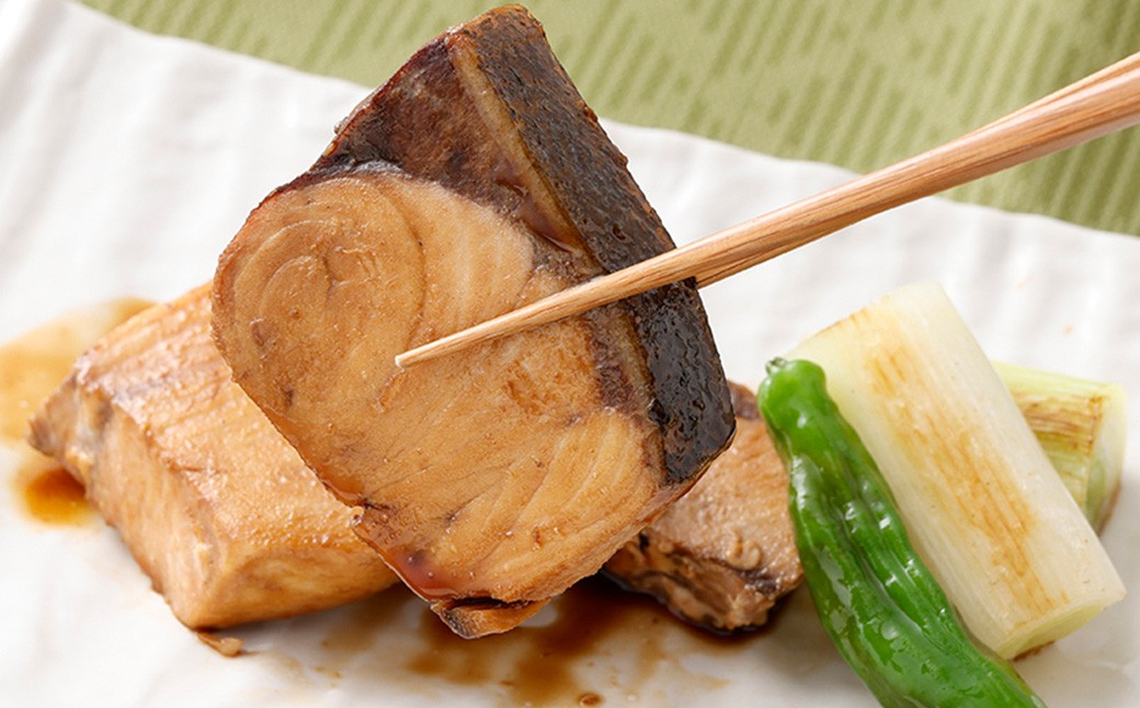 【 骨取り 】 長崎県ぶり切身 （ 無塩 ） 約30g × 10切 × 3パック 合計約900g ぶり ブリ 鰤 ぶり切身 切身 魚 魚介 鮮魚 魚類 国産 おかず 照り焼き ムニエル 骨なし 骨無し 冷凍