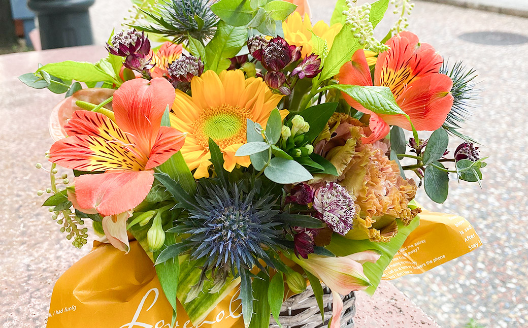 おまかせフラワーアレンジメント 【M】 ／ 花 お花 ギフト フラワー 記念 お祝い