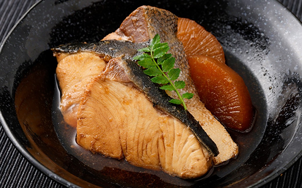 長崎産 養殖ぶり 骨取り切身 （ 無塩 ） 約30g × 10切 × 9パック 合計約2700g ぶり ブリ 鰤 魚 魚介 鮮魚 魚類 小分け 家庭用 おかず 骨取り 骨なし 骨無し 冷凍