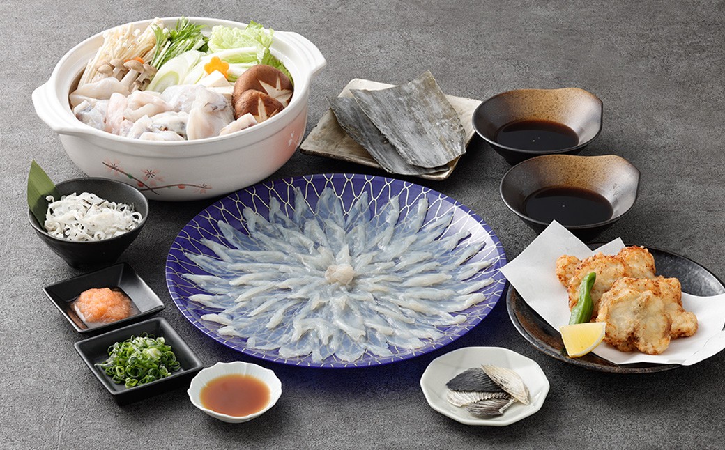 戸石町産とらふぐフルコース （ 刺身、ふぐ鍋、唐揚げ ） セット 【2026年11月上旬～2027年3月下旬発送予定】 魚 魚類 フグ ふぐ 河豚 とらふぐ 鍋 鍋料理 鍋セット ふぐ料理 ふぐ鍋 出汁