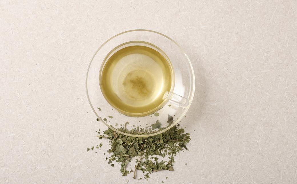 薬草欲張りブレンド茶葉 100g ／ お茶 薬草 茶葉 薬草茶 桑の葉 柿の葉 ビワの葉 レモングラス 国産 長崎県 長崎市