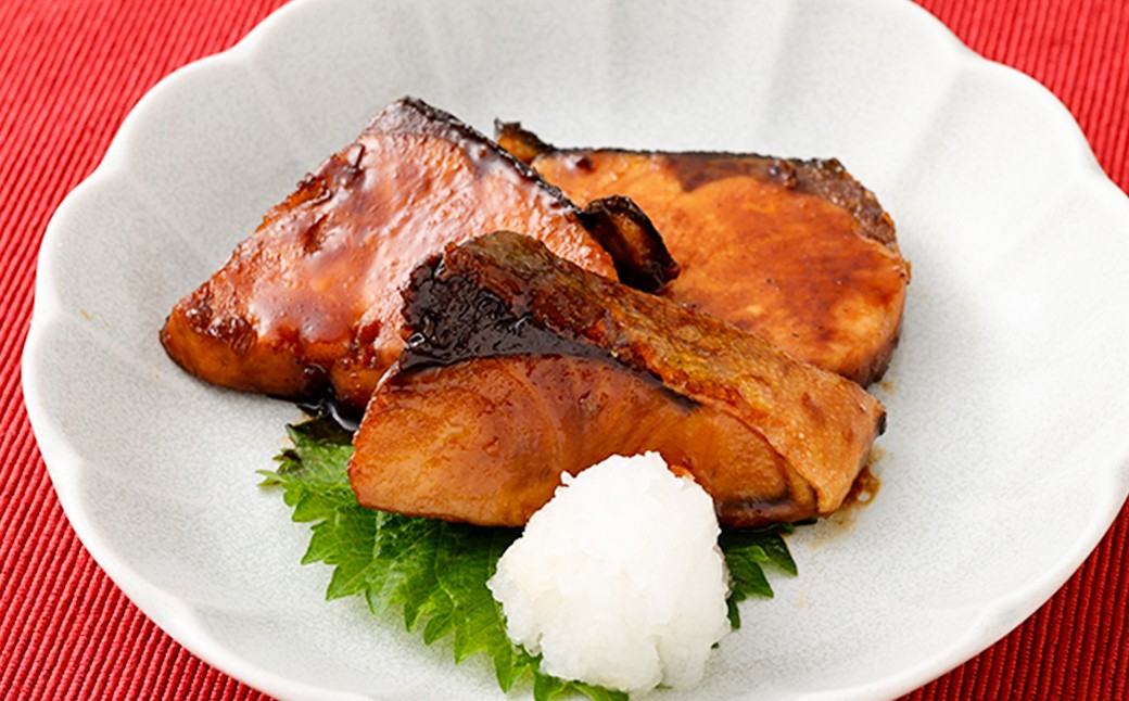 長崎産 養殖ぶり 骨取り切身 （ 無塩 ） 約30g × 10切 × 9パック 合計約2700g ぶり ブリ 鰤 魚 魚介 鮮魚 魚類 小分け 家庭用 おかず 骨取り 骨なし 骨無し 冷凍