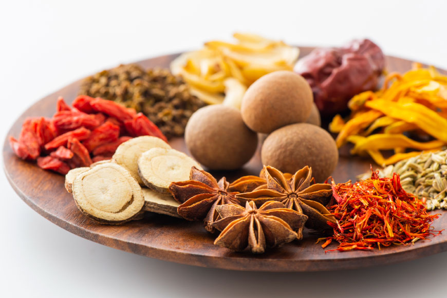 DG104 本格 薬膳 火鍋 元祖 雲仙 もみじ豚 水餃子鍋 8人前 & 自家製 明太子 80g×2 セット [鍋 薬膳鍋 薬膳火鍋 スープ]