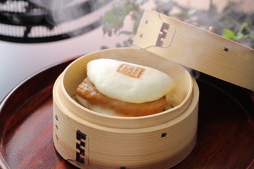 BJ102 岩崎本舗 【3回定期便】角煮堪能セット(長崎角煮まんじゅう 5個入(袋)・角煮まぶし 5袋) [長崎県 島原市]