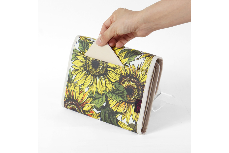 AI306 マルチケース（ジャバラタイプ）ひまわり 1個 [ 母子手帳ケース 2人用 3人用 かわいい 花 おしゃれ 軽量 Pouche ポーチェ 長崎県 島原市 ]