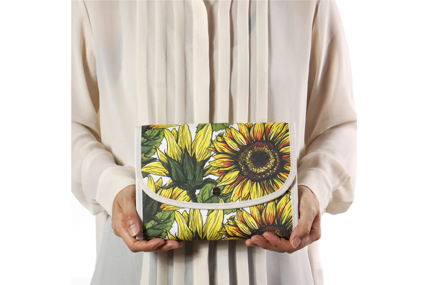 AI306 マルチケース（ジャバラタイプ）ひまわり 1個 [ 母子手帳ケース 2人用 3人用 かわいい 花 おしゃれ 軽量 Pouche ポーチェ 長崎県 島原市 ]