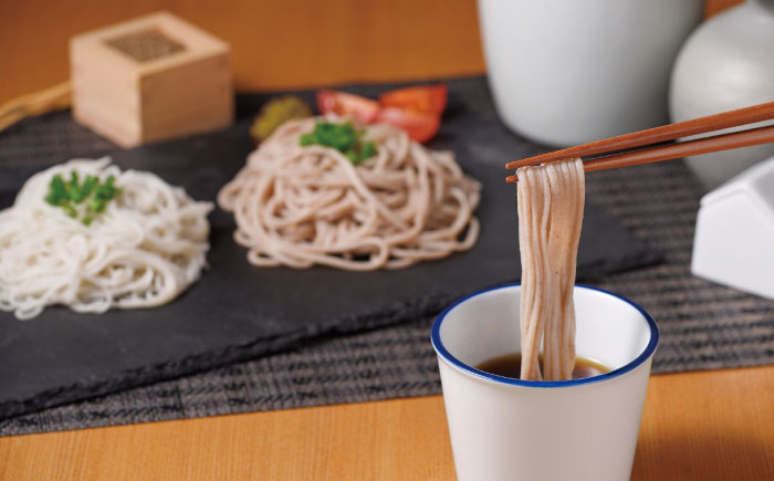 諫早産えごま油50g+長崎島原手延えごま蕎麦250g4箱セット / えごま ごま 蕎麦 そば ソバ 乾麺 / 諫早市 / 株式会社ハクライドウ [AHBK001]