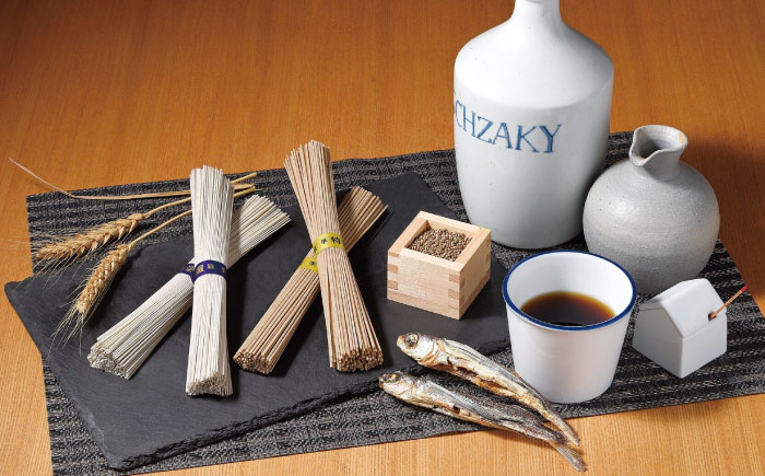 諫早産えごま油50g+長崎島原手延えごま蕎麦250g4箱セット / えごま ごま 蕎麦 そば ソバ 乾麺 / 諫早市 / 株式会社ハクライドウ [AHBK001]