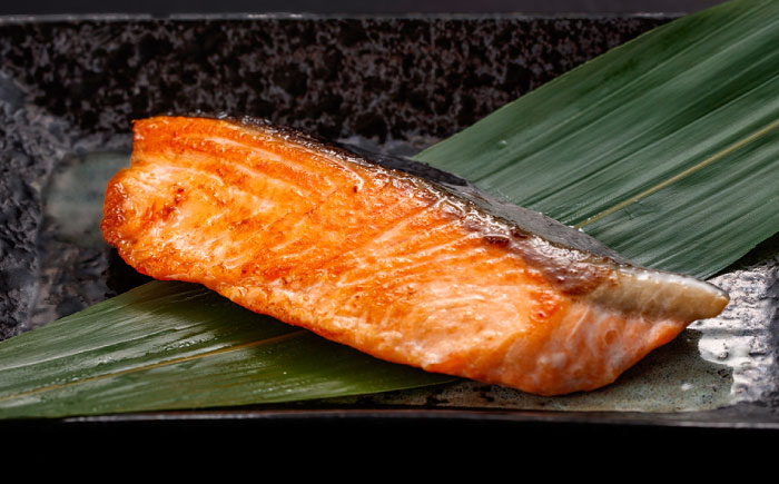 骨取り銀鮭 1.5kg（500g×3袋）/ 骨なし 骨取り 下処理不要 子ども 安心 冷凍 鮭 銀鮭 サケ さけ しゃけ シャケ 切身 切り身 / 大村市 / かとりストアー [ACAN112]