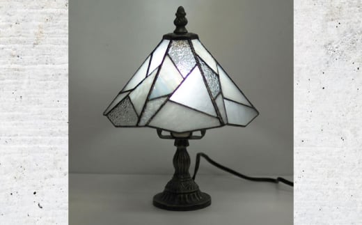スタンド型 ランプ 「 色彩 」 白 / 照明 ライト ランプ ステンドグラス / 大村市 / ステンドグラス工房ウォークオン [ACZT020]