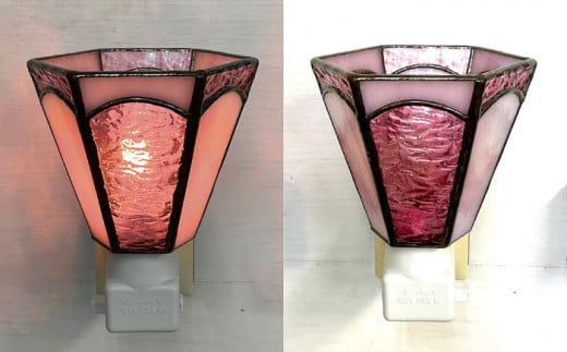 【受注生産】 おやすみ ランプ (六面体) ステンドグラス ピンク  / 照明 ライト ランプ ステンドグラス / 大村市 / ステンドグラス工房ウォークオン [ACZT002]