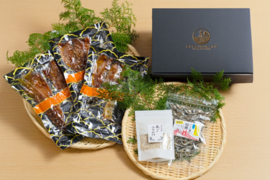 魚 干物 ごはんのお供 みりん干し ふりかけ 佃煮 セット [末弘丸 長崎県 平戸市 hr42bgy420279] サバ アジ イワシ イリコ アゴ みりん干し ふりかけ 佃煮 無添加 ギフト