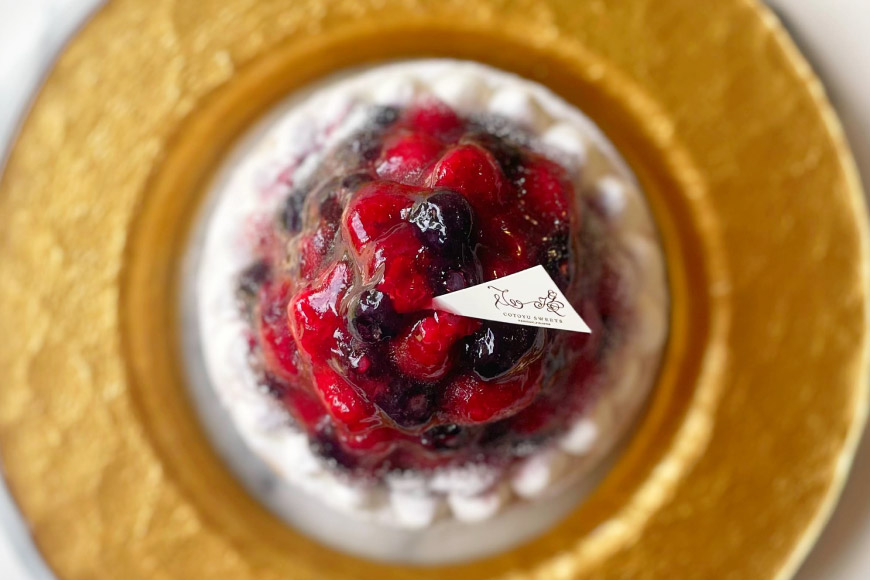 タルト 春タルト 1ホール 12cm 3回 定期便 さくら ブルーベリー&ラズベリータルト ストロベリー [心優-Cotoyu sweets- 長崎県 平戸市 hr42bjo490183] スイーツ フルーツ ケーキ 果物 ギフト 誕生日