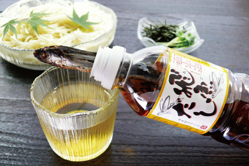 だし あご 飛魚 飛魚だし 希釈用 1.5L（500ml×3本） 3回 定期便 総計4.5L  [海産物のわたなべ 長崎県 平戸市 hr42bgy390037] 出汁 めんつゆ つゆ あごだし 希釈つゆ 焼あご 昆布