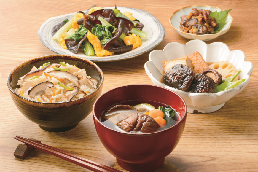 きのこ しいたけ きくらげ 生椎茸 生きくらげ 箱入りセット 3回 定期便 [きのこ屋 長崎県 平戸市 hr42bgy410164] 有機 有機JAS 有機栽培 有機きのこ 有機しいたけ 箱入り ギフト セット