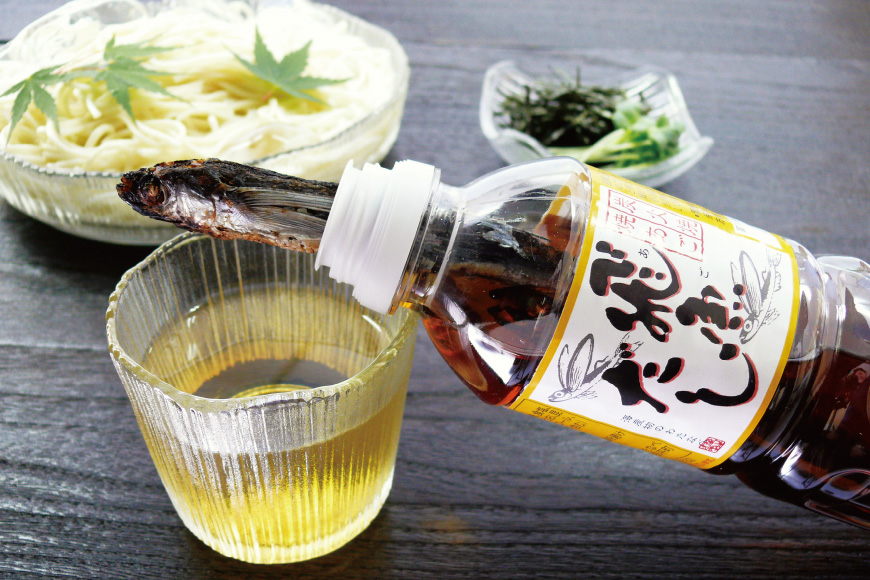 だし あご 飛魚 飛魚だし 希釈用 3.0L（500ml×6本） 3回 定期便 総計9.0L  [海産物のわたなべ 長崎県 平戸市 hr42bgy390034] 出汁 めんつゆ つゆ あごだし 希釈つゆ 焼あご 昆布