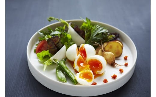 道の駅松浦海のふるさと館『旬のお野菜＋産みたて濃厚玉子6個＋お米5kg』の大満足セット！( 産地直送 新鮮 白米 米 卵 たまご タマゴ 野菜 旬 詰め合わせ農家 季節 サラダ 新鮮 セット 送料無料 松浦 お米 九州 おまかせ 特産品 大容量 道の駅 )【004-0006】