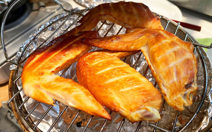 対馬の木でつくった燻製チップ 6袋セット 2種 《対馬市》【一般社団法人MIT】  やまざくら こなら 燻製 木材 キャンプ アウトドア スモーク 国産 [WAP027]