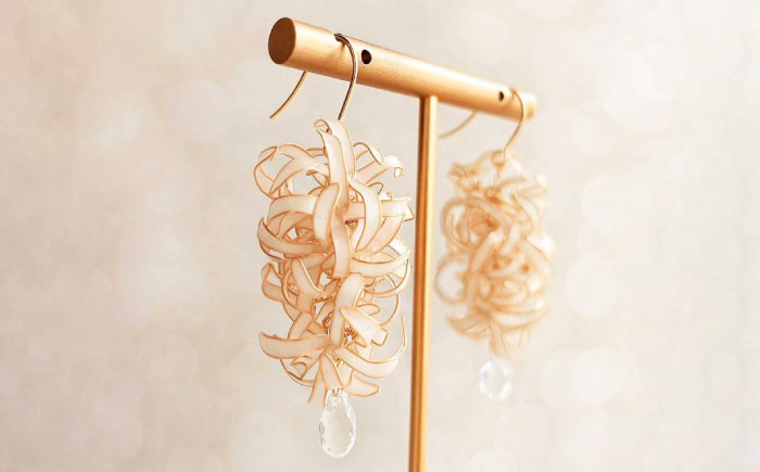 ヒトツバタゴ 耳飾り ( イヤリング )【合同会社かもめ】《対馬市》アメリカンフラワー フック おしゃれ アクセサリー プレゼント [WBP004-2]