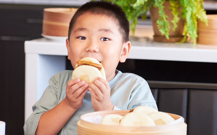 【年内発送】長崎角煮まんじゅう10個(箱)・大とろ角煮まんじゅう10個(箱)《壱岐市》【岩崎本舗】冷凍 豚 豚角煮 角煮饅頭 簡単調理 お取り寄せ [JHA001]