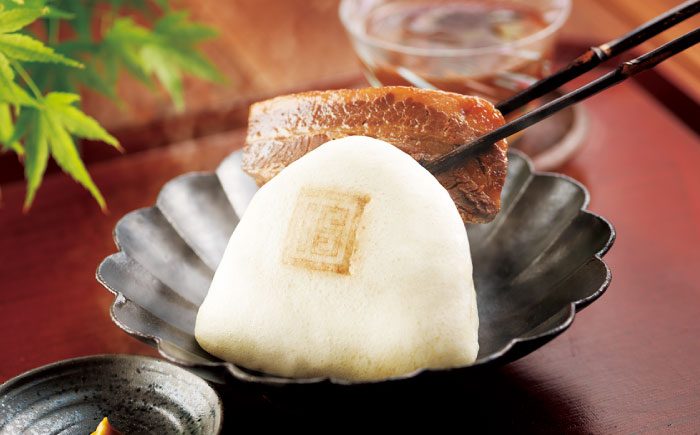 【年内発送】長崎角煮まんじゅう10個(箱)・大とろ角煮まんじゅう10個(箱)《壱岐市》【岩崎本舗】冷凍 豚 豚角煮 角煮饅頭 簡単調理 お取り寄せ [JHA001]