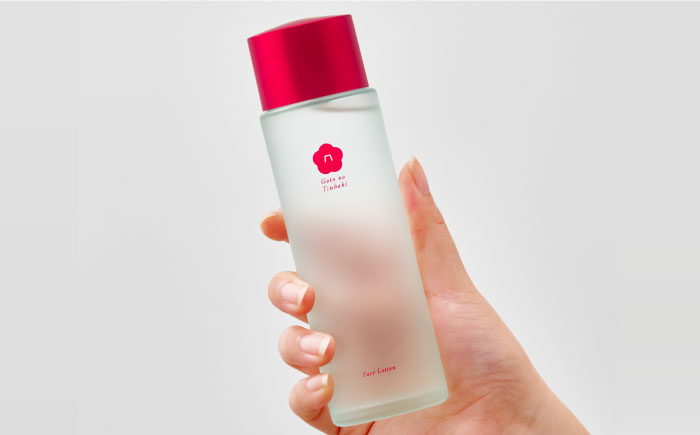 【全3回定期便】椿の葉 保湿水 150ml 五島市/五島の椿 乾燥 小じわ スキンケア 肌 美容 しっとり 美肌 保湿 毎日 ハリ ツヤ [PEG047]