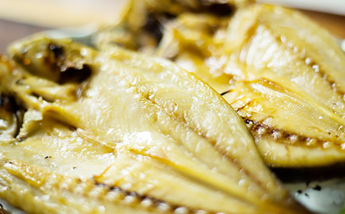 【6回定期便】【S】一夜干し みりん干し（アジ/サバ）計4尾 五島市/愛情食彩[PCH015]