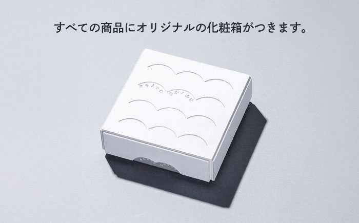 【ファクトリー製造の刺繍ピアス raccan［ラッカン］】garden A『hana kanmuri』朱 [CDX007]