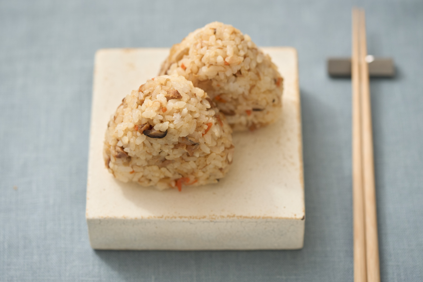 角煮 こじま 角煮まん 5個 角煮めし おにぎり 7個 詰合せ [ 角煮家こじま 長崎県 東彼杵町 hs42bkj950004 ] 卓袱 角煮まんじゅう まんじゅう 皮付三枚肉 角煮 こじま 角煮まん 角煮家こじま