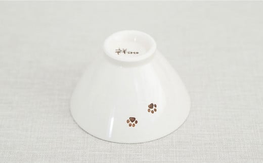 【波佐見焼】ぶらさがり猫 反茶碗 3個 3種 〈ミケ・クロ・トラ〉【菊祥陶器】[OAQ008] / 食器 お皿 茶碗 ネコ柄ちゃわん 陶器 陶磁器 ねこ 猫柄食器セット 波佐見焼 はさみやき うつわ 茶碗セット ごはん 飯 食器類