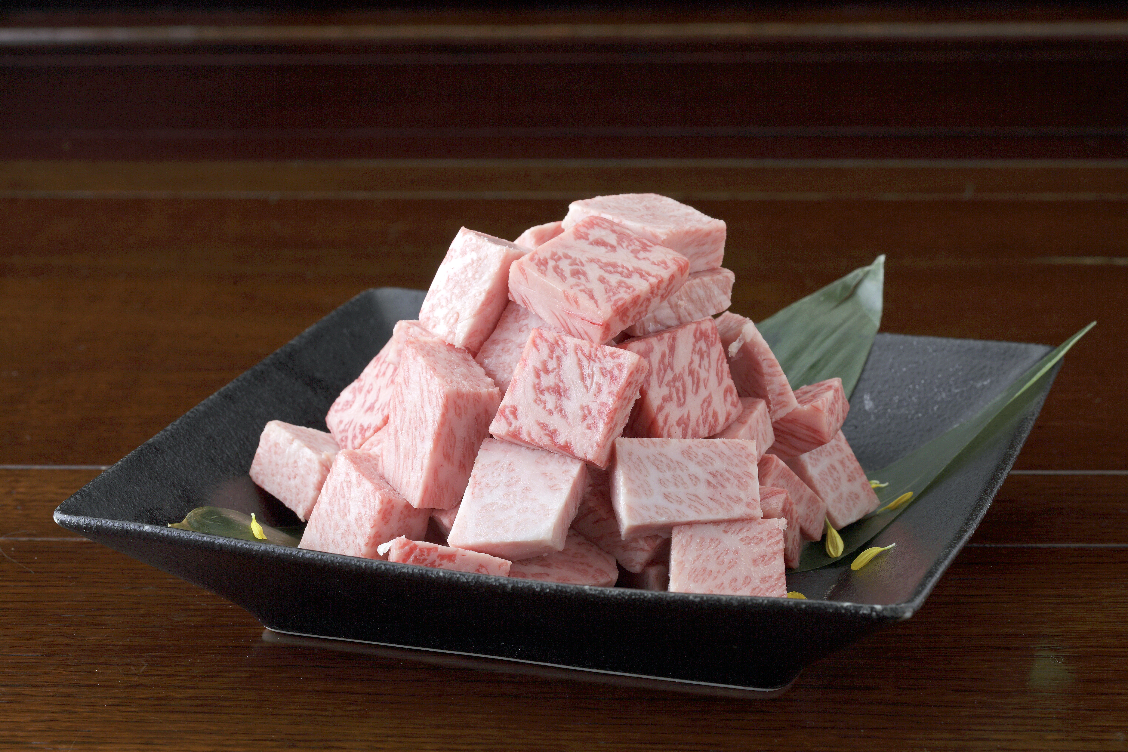 くまもと黒毛和牛 サイコロステーキ 600g （300g×2パック）