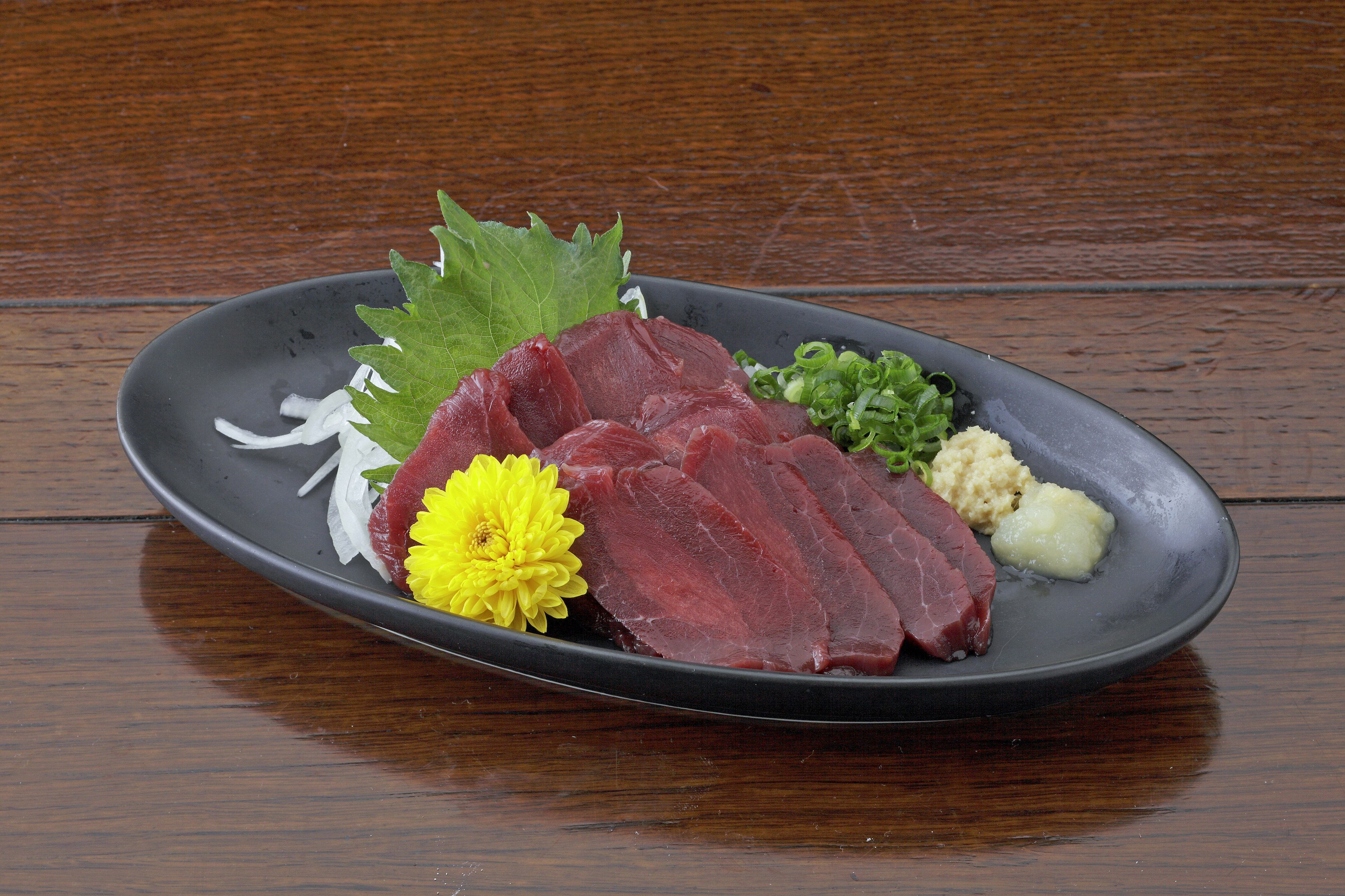 熊本 馬刺し 赤身 300g （ 50g ×6個 ） 醤油たれ付