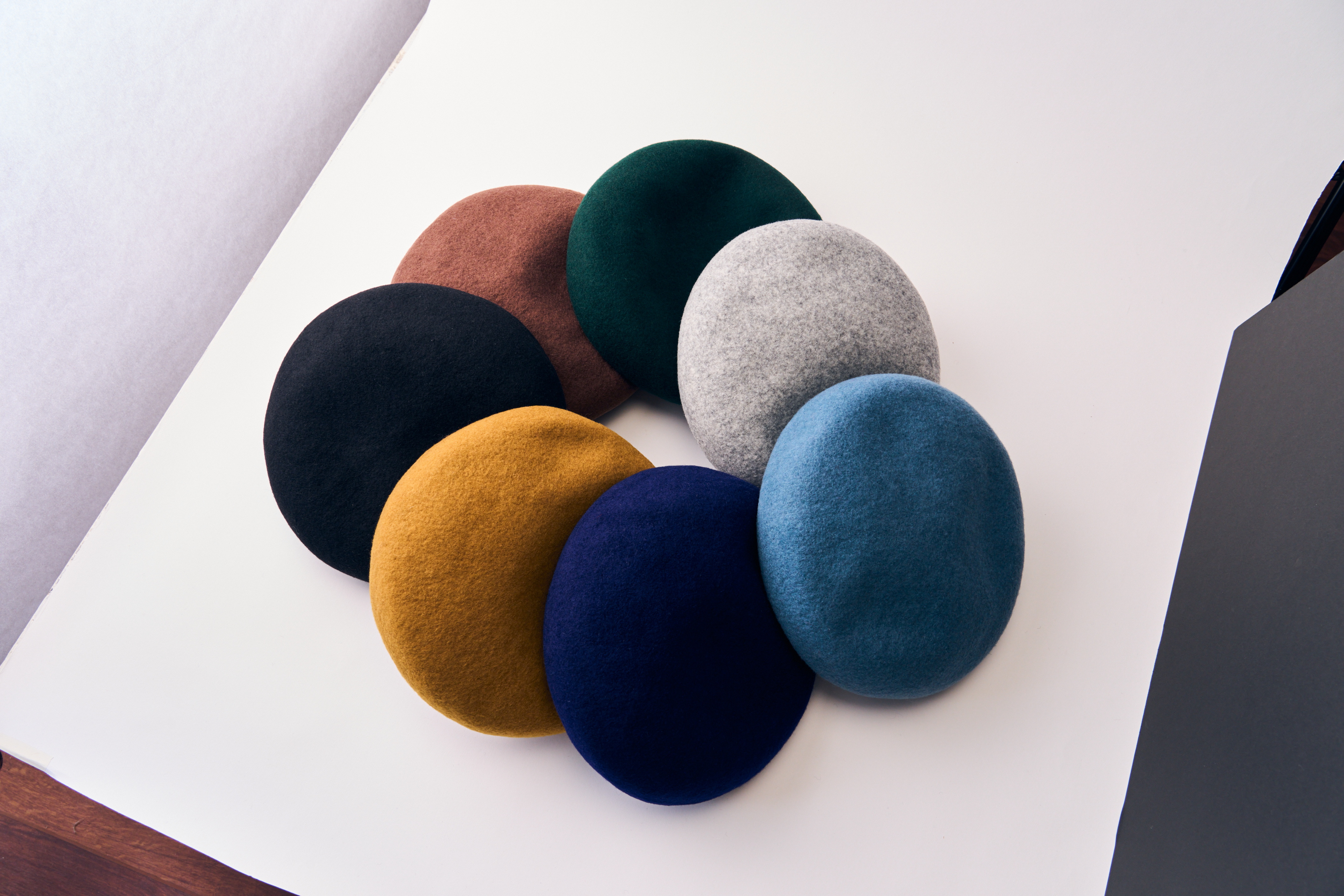 辭頑悽逵檎肇 繧ヲ繝シ繝ォ 繝吶Ξ繝シ蟶ス BLACK 繝輔Μ繝シ繧オ繧、繧コシ育峩蠕26cmシ牙クス蟄