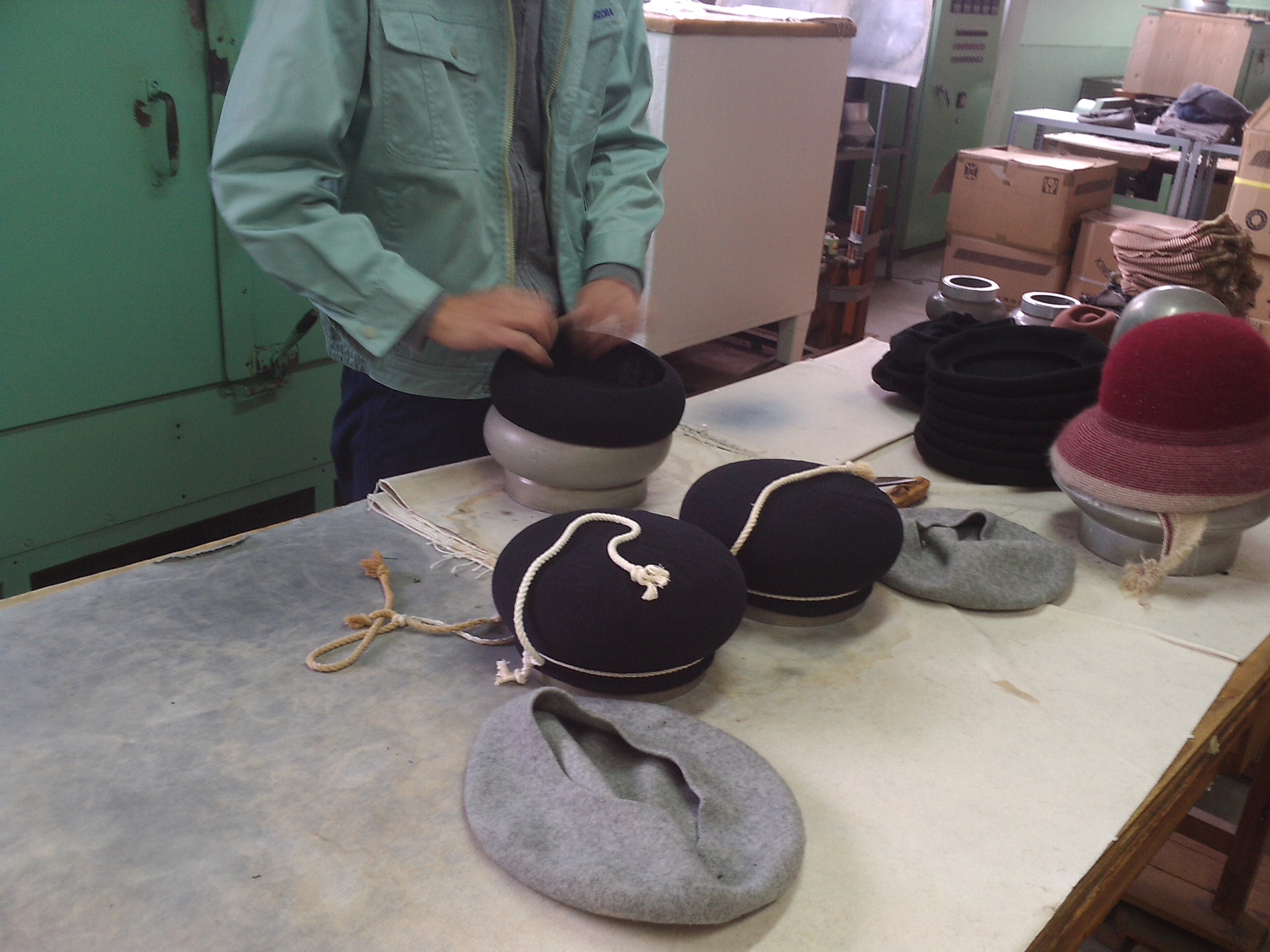 辭頑悽逵檎肇 繧ヲ繝シ繝ォ 繝吶Ξ繝シ蟶ス BLACK 繝輔Μ繝シ繧オ繧、繧コシ育峩蠕26cmシ牙クス蟄