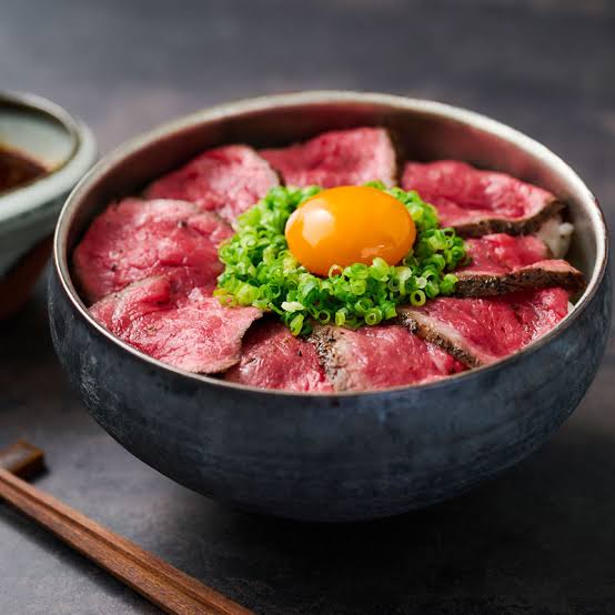 自宅で簡単！熊本名物 阿蘇あか牛丼 （1人前） 牛 牛肉 あか牛 あか牛丼 タレ付き 赤身 熊本 冷凍 国産
