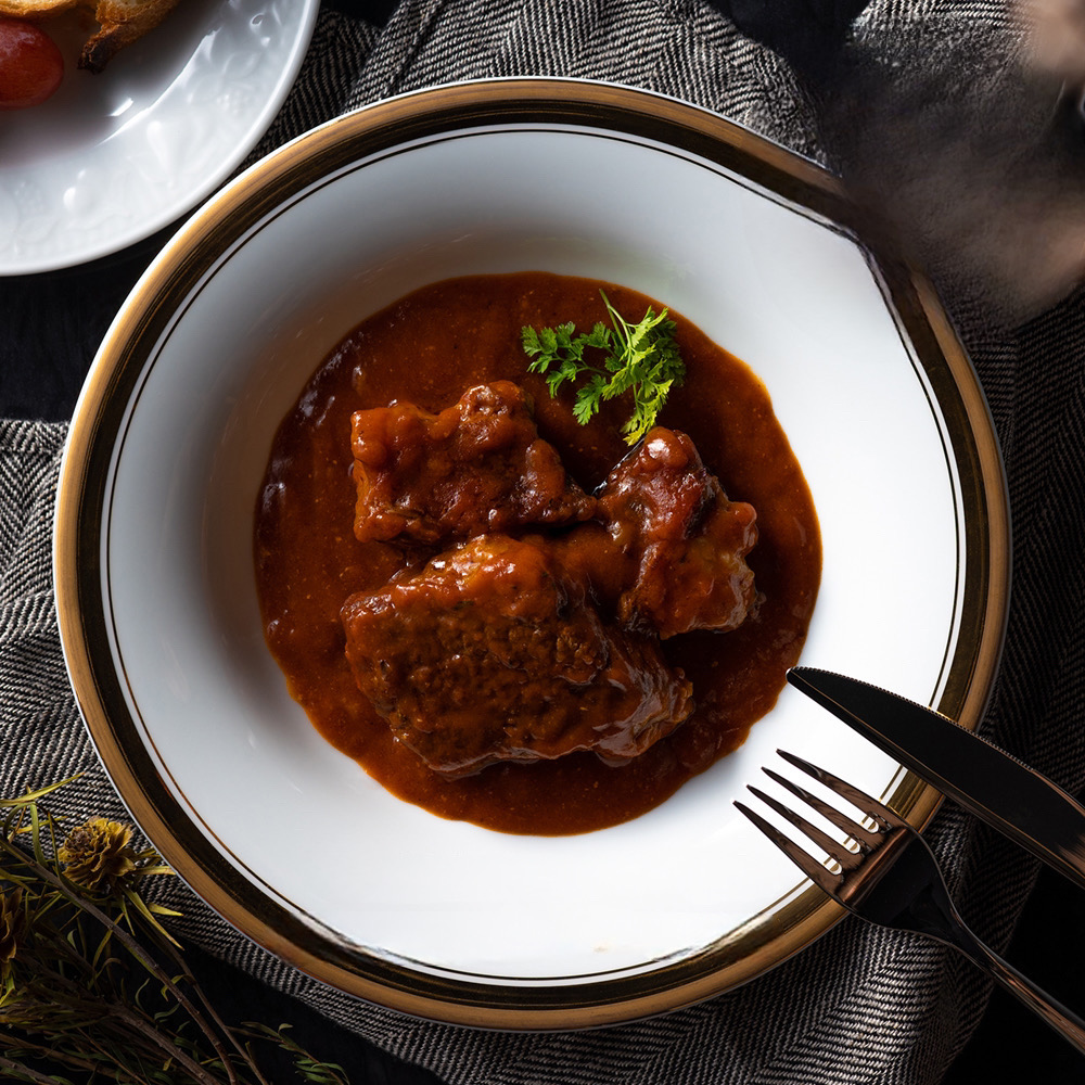 プレミアムビーフシチューと煮込みデミグラスハンバーグのセット