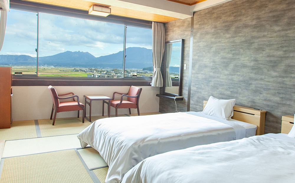 最上階から阿蘇五岳を一望できる部屋【最上階スカイラウンジ利用付】阿蘇プラザホテル　ペア宿泊券（1泊2食付） 自然 大自然 旅館 内牧温泉 熊本県 阿蘇市