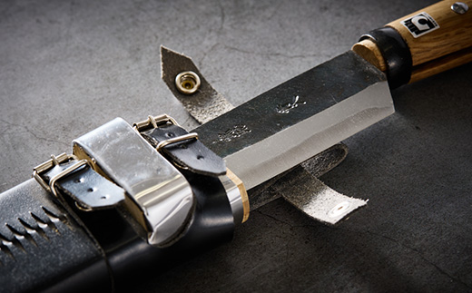 【隈部刃物製作所】熊本県伝統的工芸品　剣鉈(鞘付き)【配送不可地域：沖縄県】【1675171】