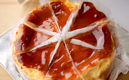 《冷凍発送》田舎の農家が作る ベイクドチーズケーキ 直径18cm(8ピースカット済み)