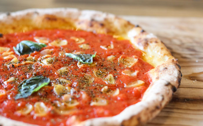 【 ナポリピッツァ 専門店 が作る 薪窯焼き 冷凍 ピッツァ セット 】 フンギ × 2枚、マリナーラ × 1枚 合計3枚 計約930g 【堀川ピッツァ】 [BHBV009]