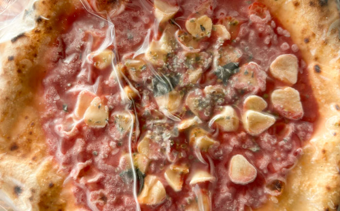 【 ナポリピッツァ 専門店 が作る 薪窯焼き 冷凍 ピッツァ セット 】 フンギ × 2枚、マリナーラ × 1枚 合計3枚 計約930g 【堀川ピッツァ】 [BHBV009]